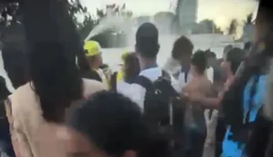 Agentes usam spray de pimenta para dispersar confusão de alunas; pais foram convocados