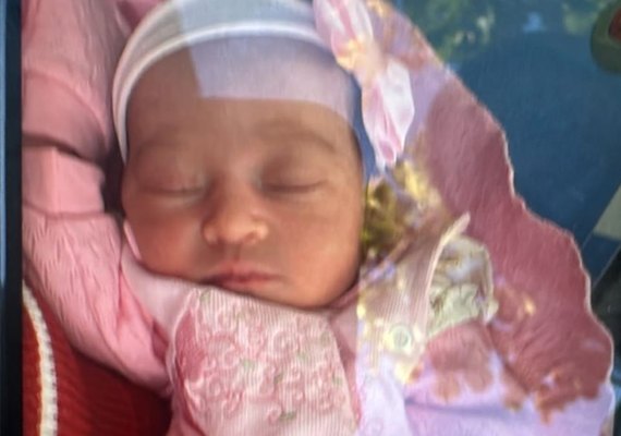 Mãe de bebê desaparecida muda versão dos fatos
