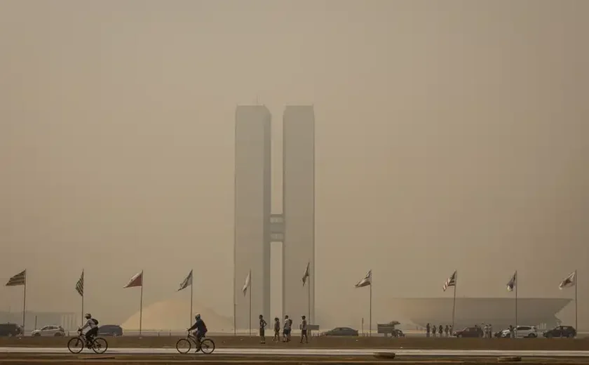 Fumaça de queimadas encobre Brasília e várias outras capitais do país