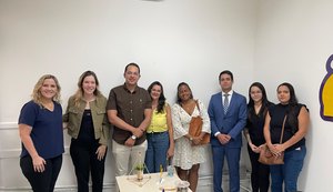 Cibele Moura dialoga com representantes dos food trailers e defende melhores condições para o setor