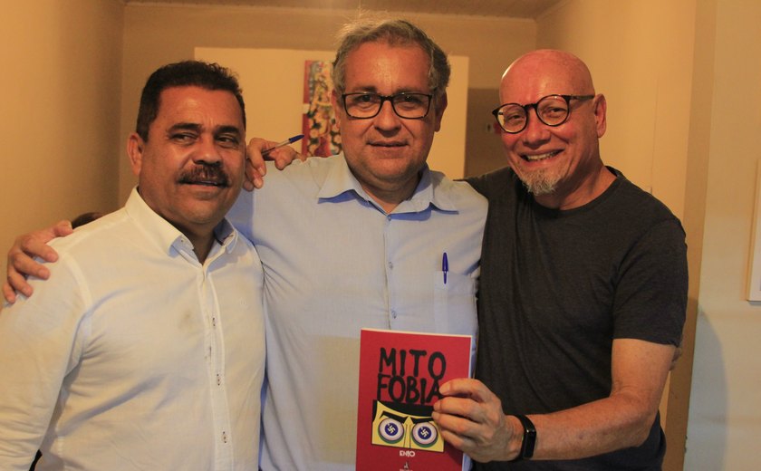 Charges: Enio Lins lança o livro Mitofobia