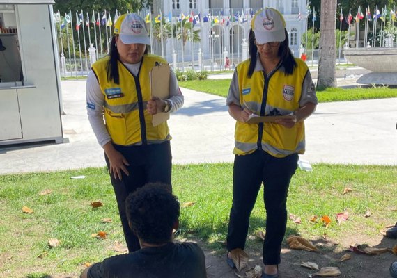 Equipe Social do Ronda presta apoio a jovem em situação de vulnerabilidade na Praça dos Martírios