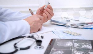 Medos sobre terapia hormonal ainda afastam mulheres do tratamento, apesar de seus benefícios