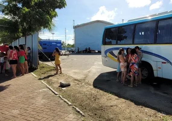 Bolsas de turistas de Pernambuco são furtadas enquanto ônibus estava estacionado