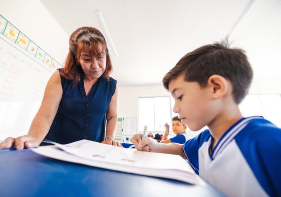 Educação de Maceió publica edital de seleção de professores para o Programa Escola 10