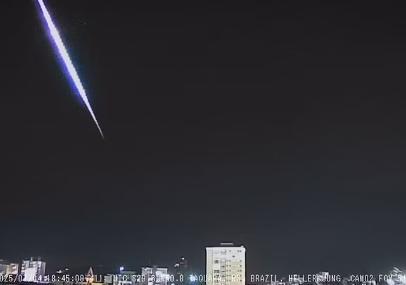 Chuva de meteoros deixa rastro luminoso no céu do RS