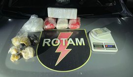 Polícia apreende quatro quilos de drogas e liberta mulher em cárcere privado