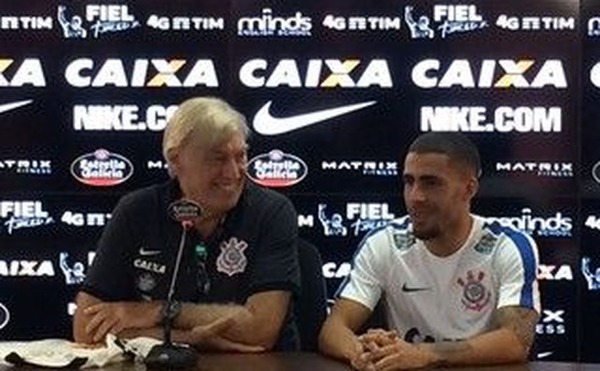 Gabriel é apresentado no Corinthians e deixa de lado passado no rival