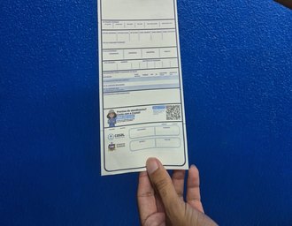 Casal passar a emitir conta de água em novo formato