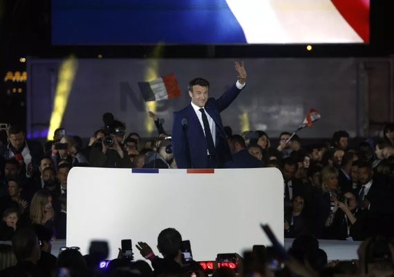 Macron vence Le Pen e garante novo mandato na França