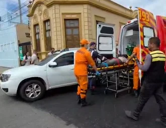 Colisão entre viatura da PM e moto de aplicativo deixa ferido em Maceió