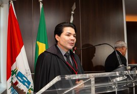 Juiz Hélio Pinheiro toma posse como desembargador eleitoral do TRE/AL