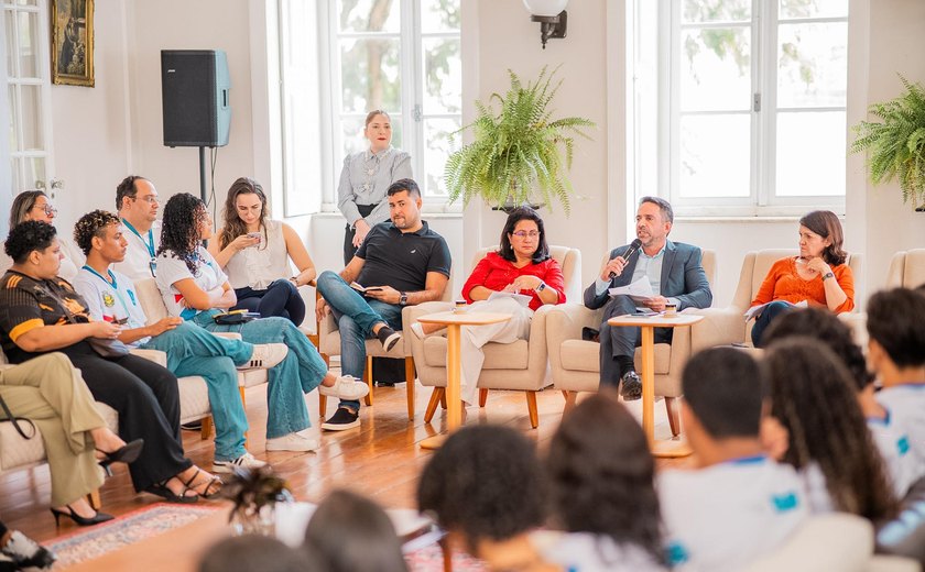 Estudantes conhecem o Museu Palácio e têm diálogo participativo com o governador e secretários