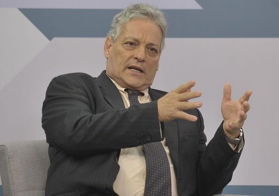 João Goulart Filho vota e diz que dia 9 dirá quem apoiará no 2º turno