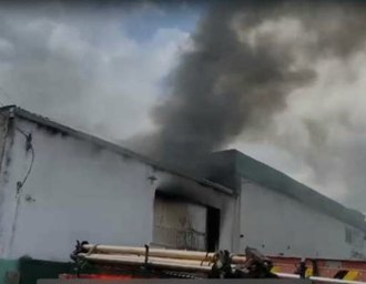 Incêndio atinge depósito de materiais recicláveis em Arapiraca