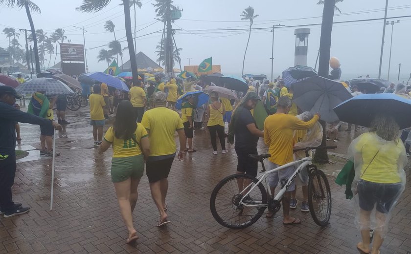 Apoiadores de Bolsonaro pedem anistia a condenados do 8 de janeiro e impeachment de Lula e Moraes