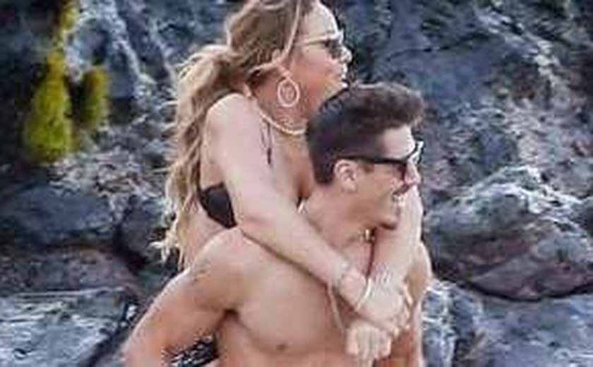 Mariah Carey é flagrada em clima de total romance com dançarino Bryan Tanaka