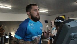 Saída de Keirrison faz CSA acertar com novo camisa 9