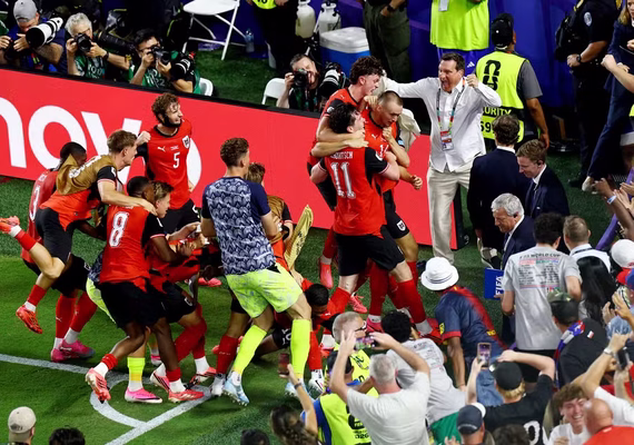 Em final insano, Argélia e Áustria empatam e avançam para a segunda fase