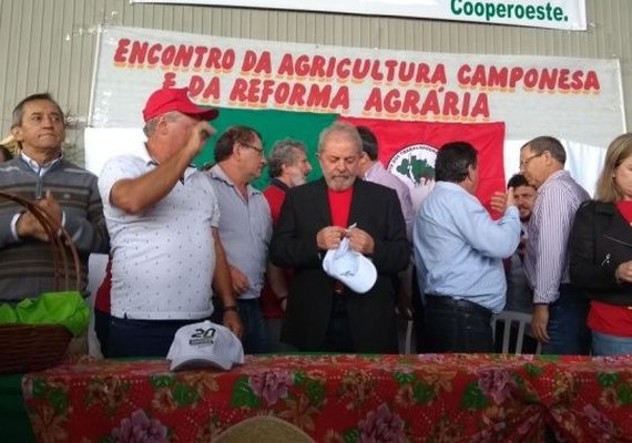 Caravana de Lula é atacada por pedras em São Miguel do Oeste-SC