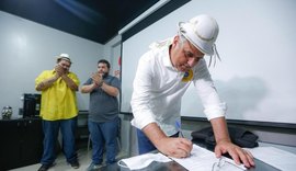 Alfredo assina Pacto pela Cultura e defende contratação de artistas locais