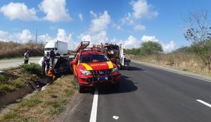 Um morre e três ficam feridos em grave acidente na BR-101