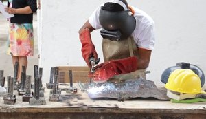 Dependentes químicos recuperados concluem curso de soldador
