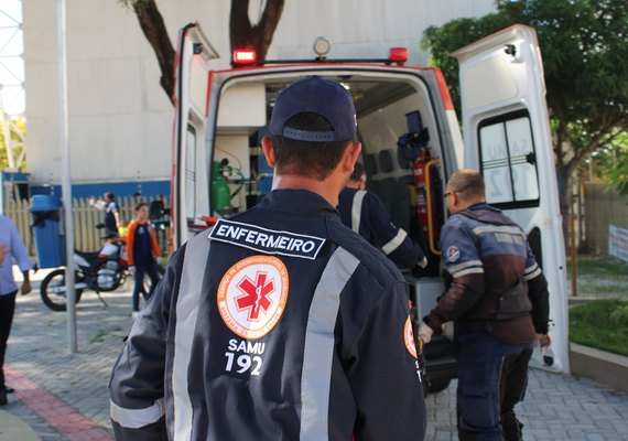 Motociclista sofre grave colisão contra poste em Passo de Camaragibe