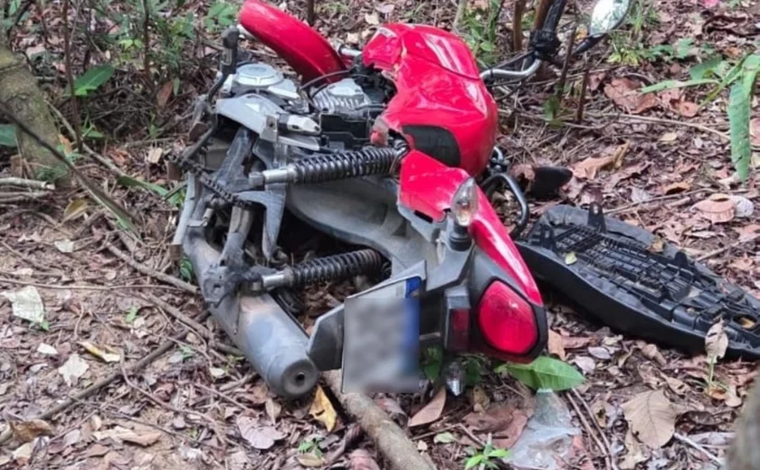 Agentes de proximidade do Ronda no Bairro recuperam moto roubada e socorrem vítima de acidente de trânsito