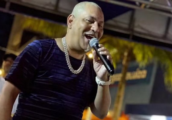 Cantor Chrigor, ex-Exaltasamba, atualiza estado de saúde após ser internado com hemorragia