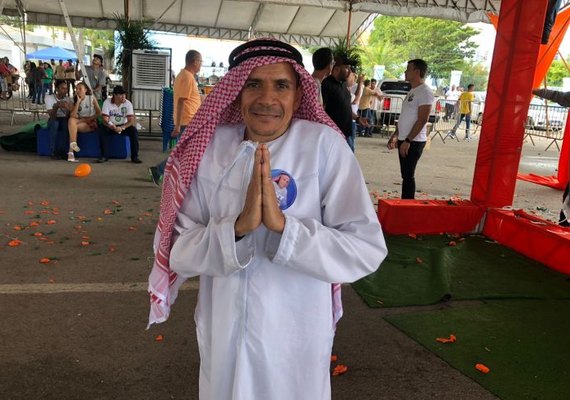 'Ex-aliado' de  JHC diz não ter candidatura 'laranja'