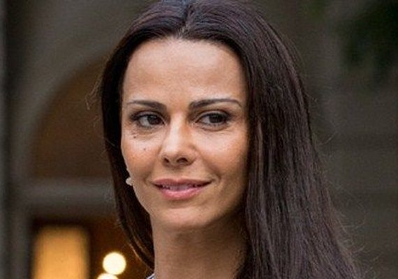 'Rock Story': Viviane Araújo encarna versão doméstica da morena do É o Tchan