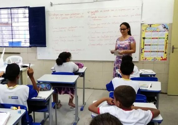 Isenção do IR duplica número de professores da educação básica que não pagarão imposto em Alagoas