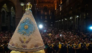 Romaria fluvial antecede procissão do Círio de Nazaré, em Belém