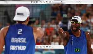 Evandro e Arthur Lanci avançam para quartas do vôlei de praia