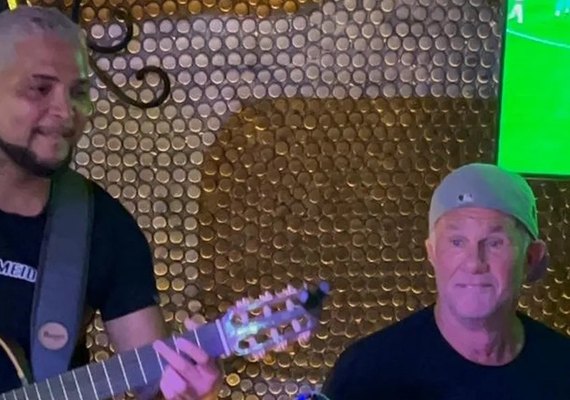 Baterista do Red Hot Chili Peppers faz a festa no Brasil durante turnê