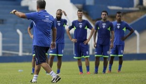 Reforços, lateral Raul e meia Francisco Alex chegam ao CSA nesta sexta