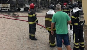 Incêndio atinge garagem de empresa de ônibus em Arapiraca