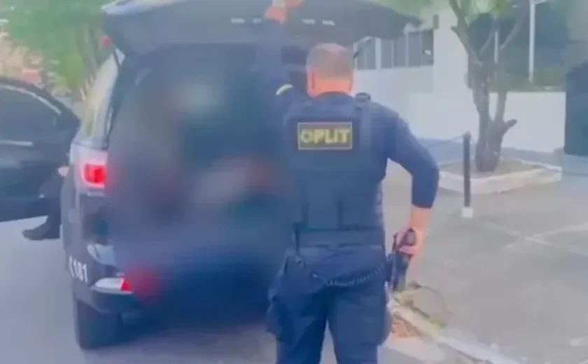 Polícia prende homem suspeito de furtos na região da Ponta Verde em Maceió