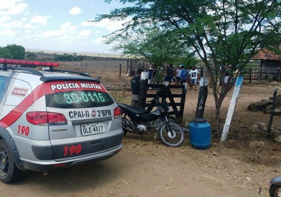 Suspeito de estuprar criança de 5 anos é espancado e preso