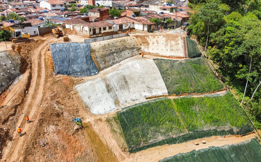 Mais de R$ 26 milhões são investidos em obras de contenção nas encostas de Maceió