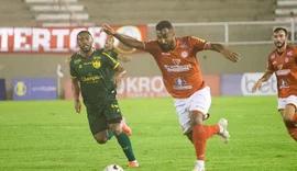 CRB vence o Tombense de virada em Minas Gerais e garante permanência na Série B