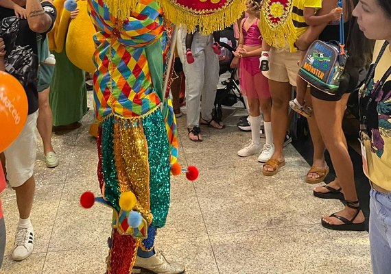 Pinto da Madrugada faz prévia de carnaval no Maceió Shopping