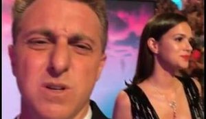 Luciano Huck é criticado por mostrar Bruna Marquezine em momento indiscreto