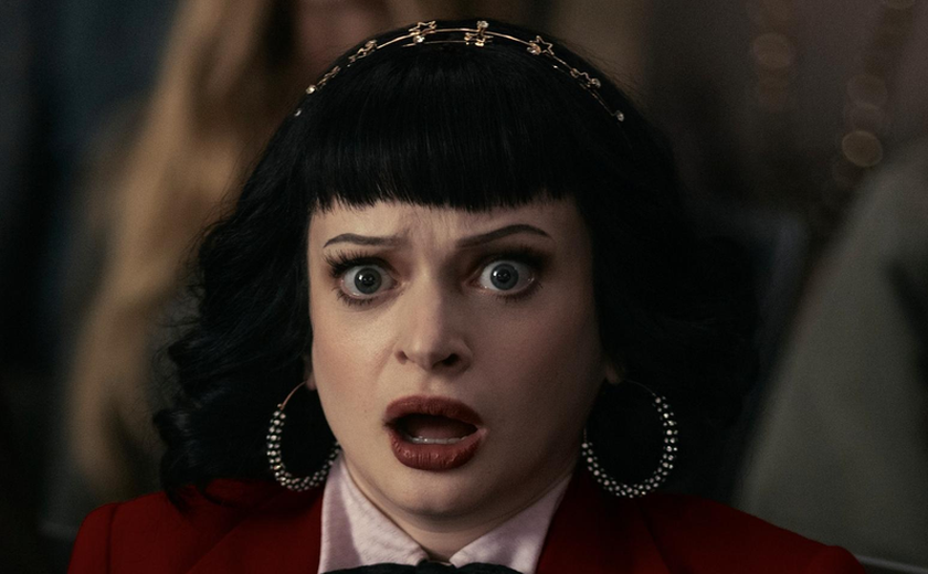 Atriz de Como Treinar o seu Dragão tem duas pernas amputadas após jogar futebol