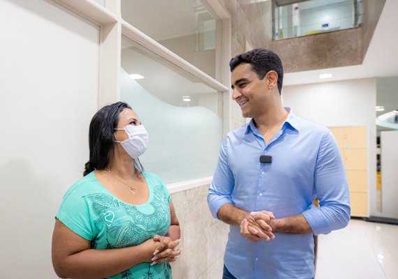 Prefeito JHC recebe primeiros pacientes internados no Hospital da Cidade de Maceió