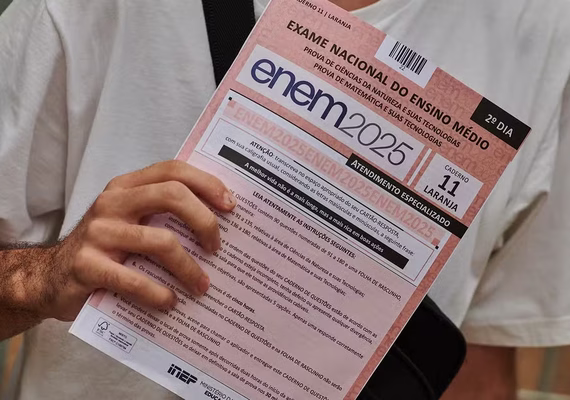 Documentos sigilosos mostram que correção da redação do Enem 2025 seguiu 'regras' diferentes de anos anteriores