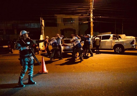 Operação Lei Seca flagra 65 condutores irregulares