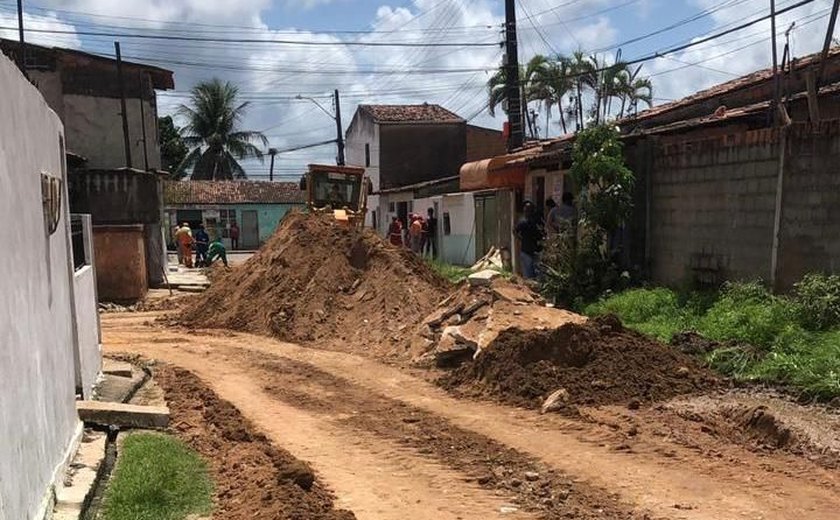 Seminfra inicia pavimentação em ruas do Conjunto Frei Damião, no Benedito Bentes