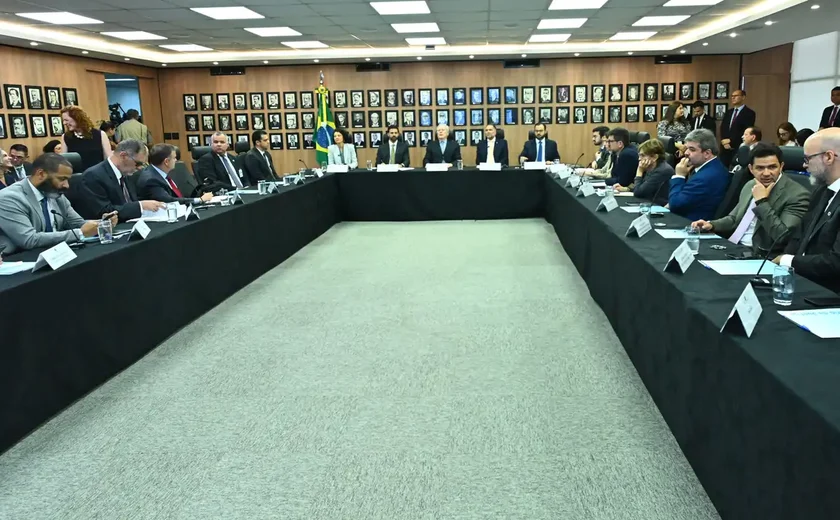 Governo federal cria comitê de enfrentamento da crise do metanol